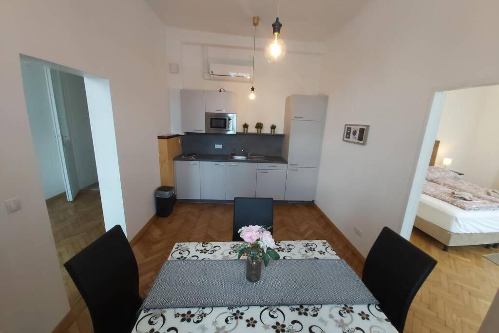 Lovely New 2 Bedroom Near Hannovamarkt Vienna Exterior photo